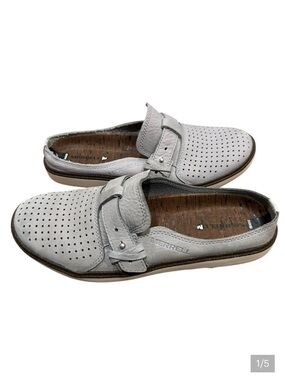 Merrell Around Town Womens Mules size 7 Sleet Gray Suede Slip On Shoes Comfort